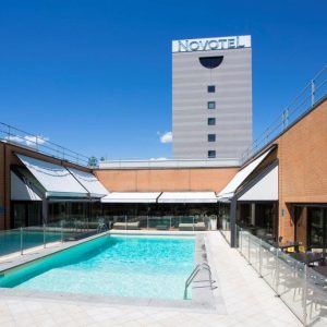 Piscina al aperto Novotel Linate Milano - Milanoindiscoteca