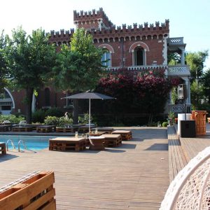 Milan Castle Paderno Castello con piscina