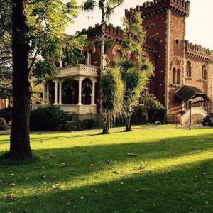 Milan Castle Paderno Castello con piscina