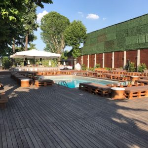 Aperitivo in Piscina Milano Milan Castle Paderno Castello con piscina