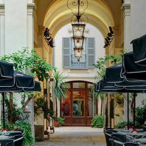 dolce-gabbana-martini-bar-bistrot-milano-home-1-CORTILE