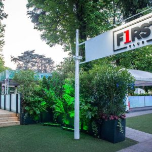 Foto esterno first club milano giardino (1)